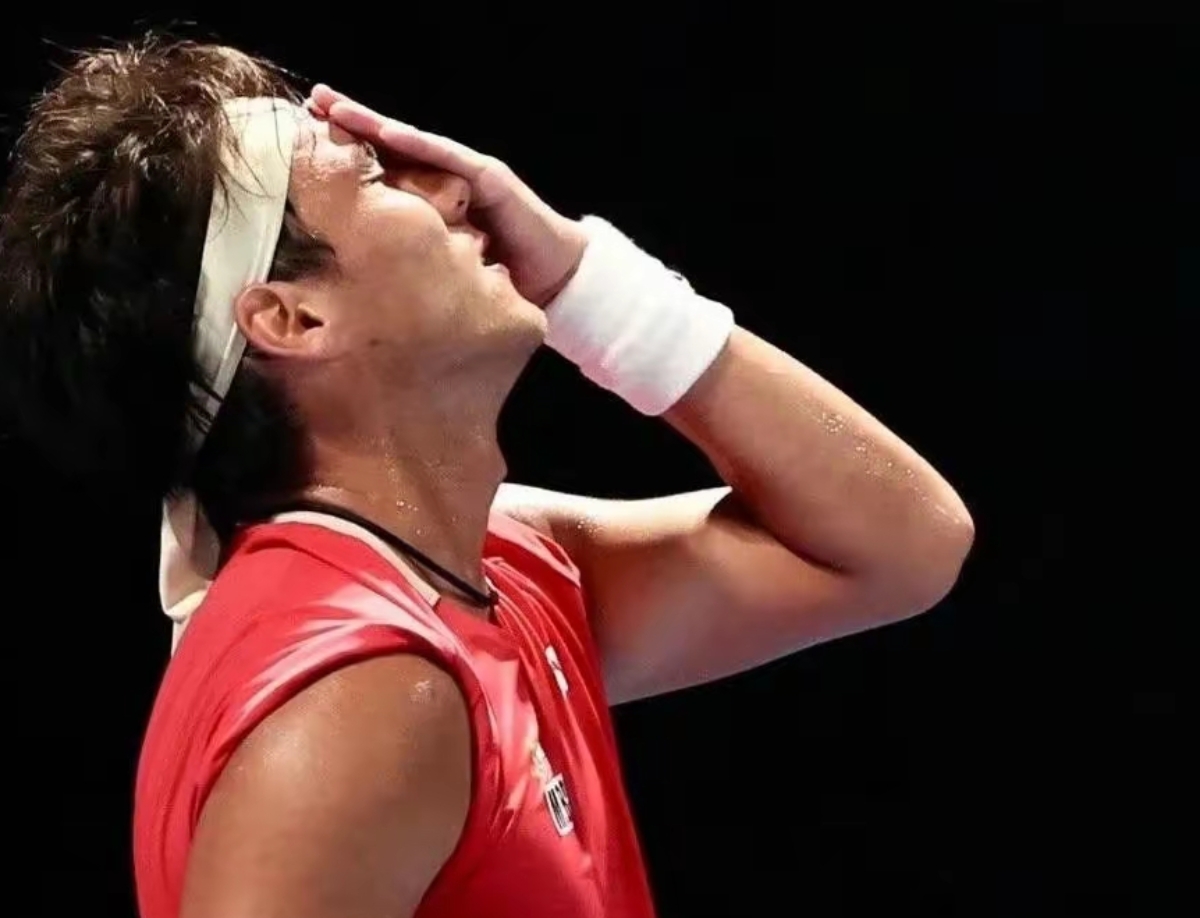 关注的问题是主力前锋是否受伤或状